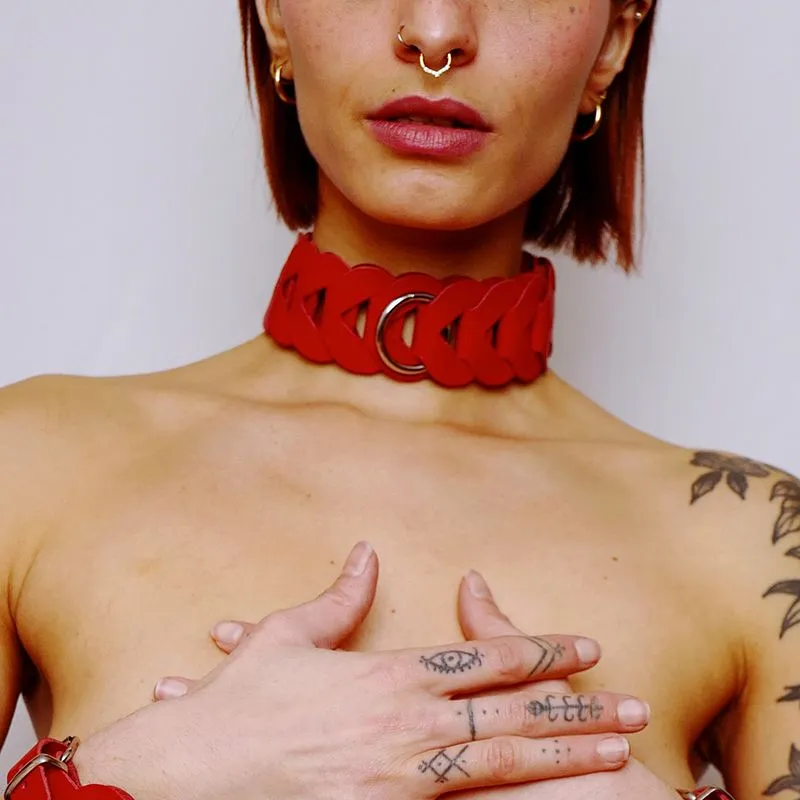 The Sinners Choker En Cuir Tressé - Rouge 4 The Sinners Choker En Cuir Tressé - Rouge – Image 2
