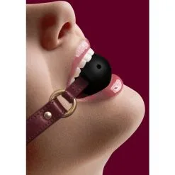 Gag-ball En Simili Cuir - ø 4,4cm - Bordeaux Et Doré 7 Gag-ball En Simili Cuir - ø 4,4cm - Bordeaux Et Doré -Lingerie boutique gag ball simili cuir bordeaux 3
