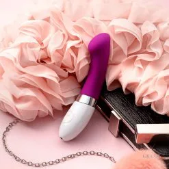 LELO Vibromasseur Point G Gigi II - Violet 9 LELO Vibromasseur Point G Gigi II - Violet -Lingerie boutique gigi2violetmood2 lelo