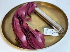 Dollhouse Martinet - Latex Bordeaux Et Acier Brossé