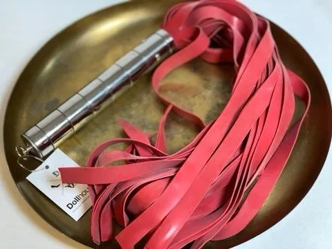 Martinet - Latex Rouge Et Acier 3 Martinet - Latex Rouge Et Acier