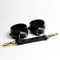 E.L.F. Zhou London Menottes En Cuir Et Or - Studded Cuffs