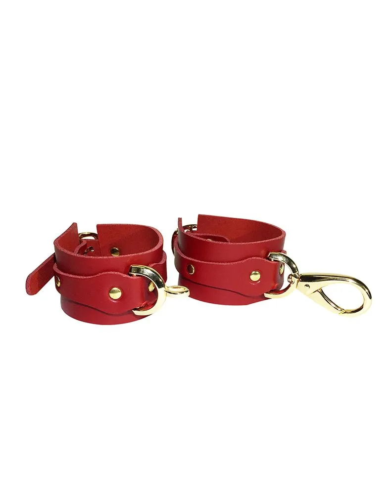 E.L.F. Zhou London Menottes En Cuir Rouge - Bridge Cuff Set 4 E.L.F. Zhou London Menottes En Cuir Rouge - Bridge Cuff Set – Image 2