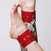 Chevillères Larges En Cuir Souple - Rouge 2 Chevillères Larges En Cuir Souple - Rouge -Lingerie boutique menottes chevilles cuir souple rouge 1