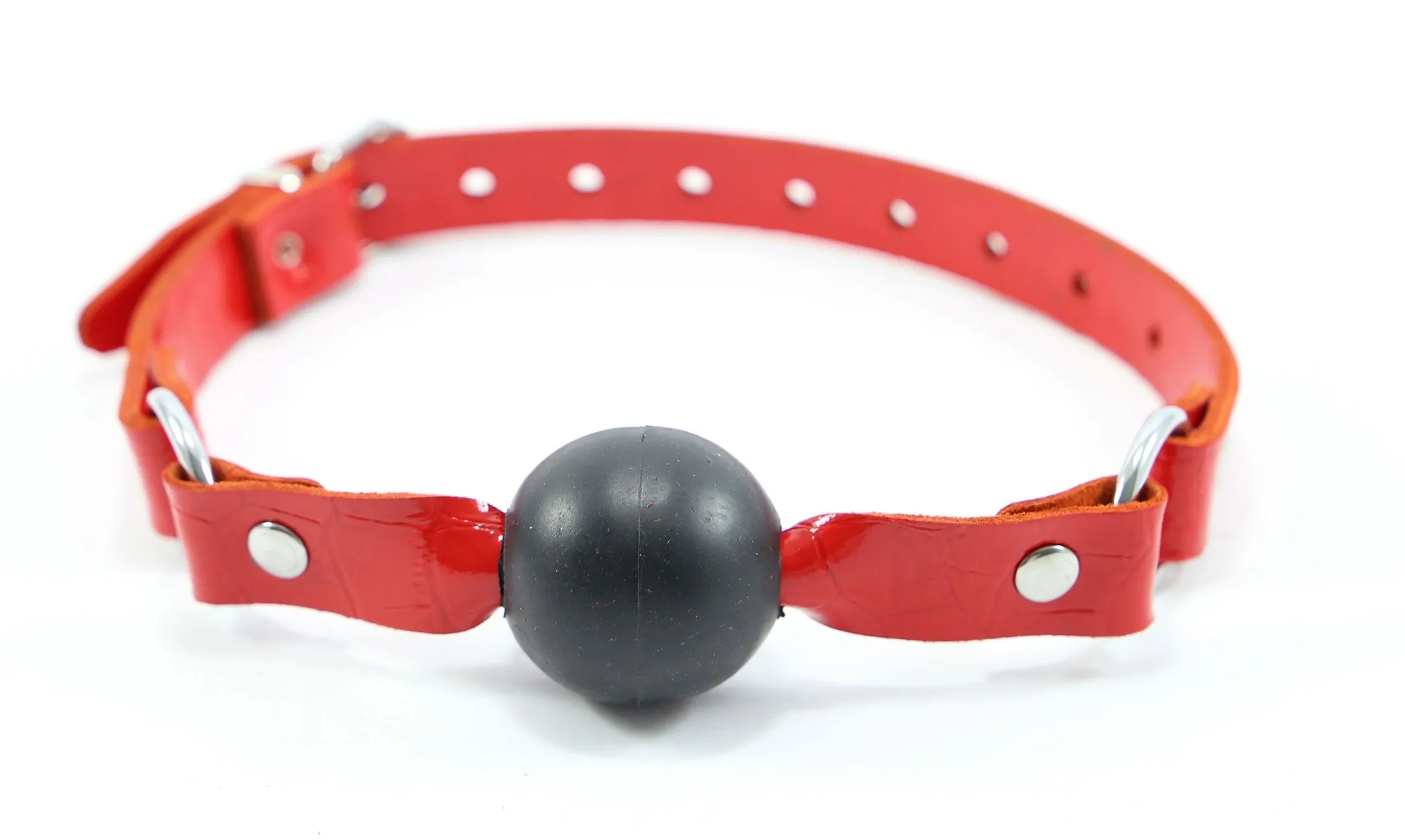 Dollhouse Gag-ball En Cuir Effet Croco Et Latex - Rouge 3 Dollhouse Gag-ball En Cuir Effet Croco Et Latex - Rouge