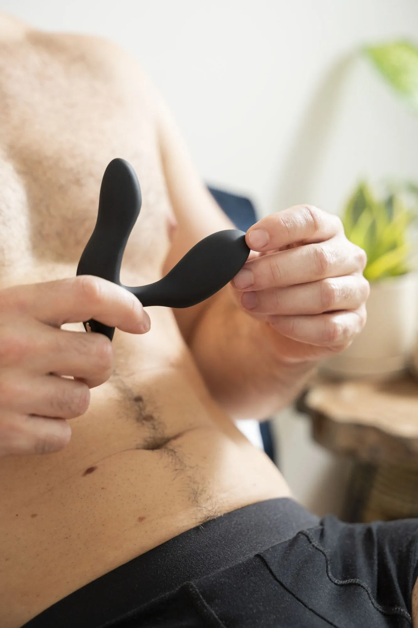 We-Vibe Stimulateur Prostatique Vibrant Et Télécommandé Vector + - Noir 6 We-Vibe Stimulateur Prostatique Vibrant Et Télécommandé Vector + - Noir – Image 4